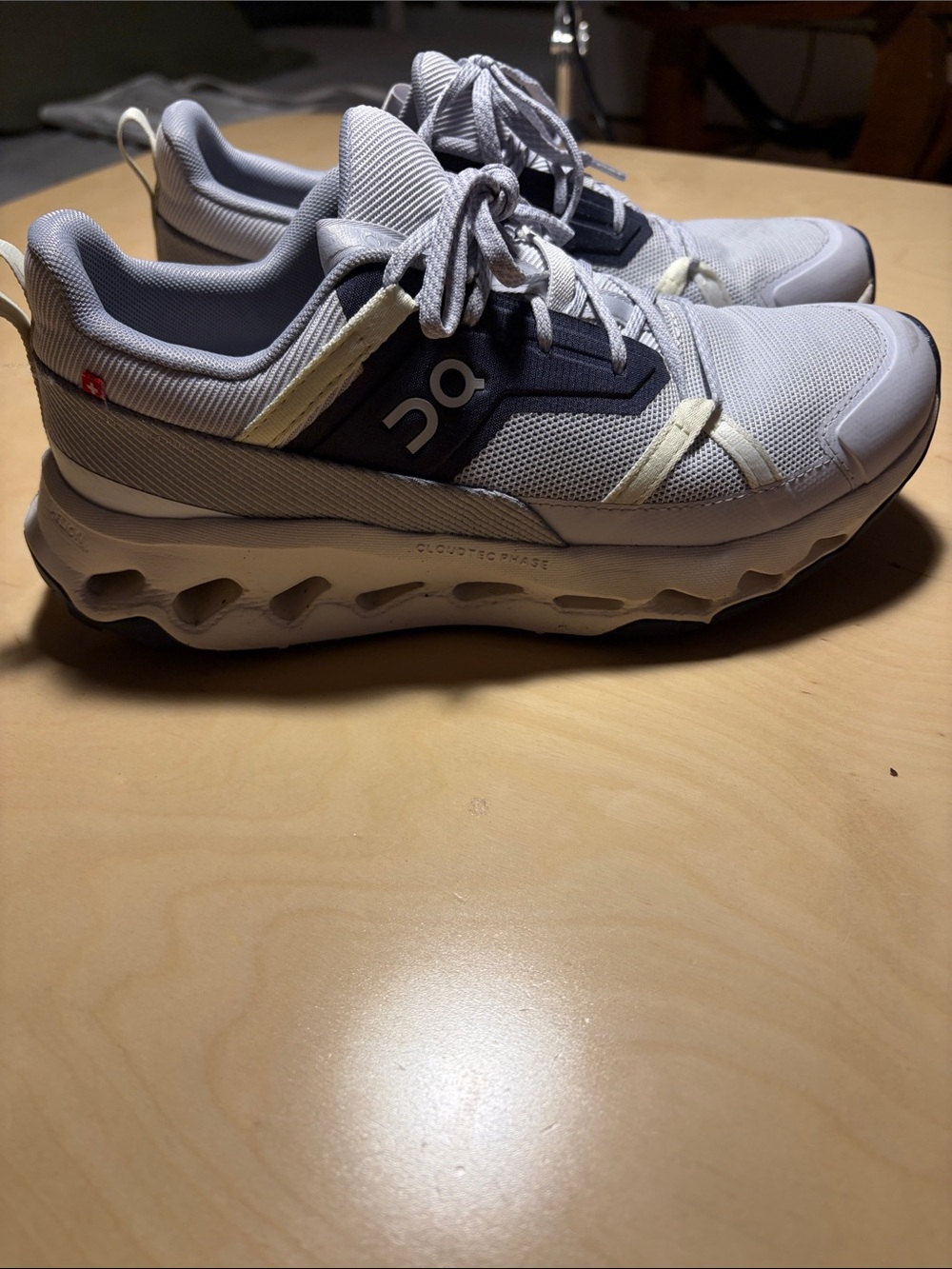 On Running Women’s Sneakers in Light Gray, Navy & Cream - Size 8